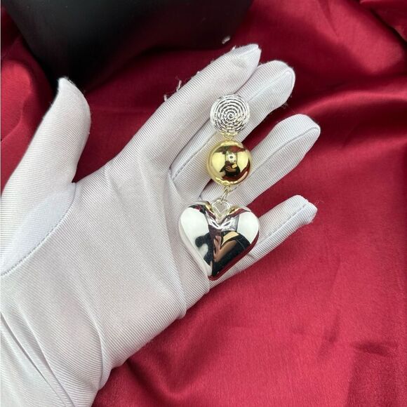 Lustrous Love: Sculptural Mixed-Metal Heart Statement Earrings Antropologie - Picture 5 of 10